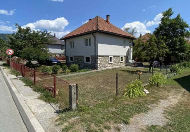 Pozemok s domom v centre Kolašína na výstavbu hotela